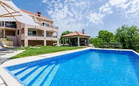 Villa Majkovica